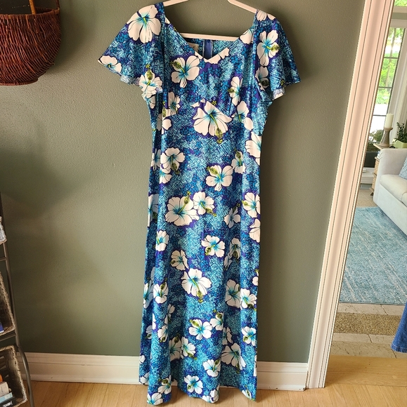 Pomare Dresses & Skirts - Vintage Pomare Hawaii Floral Maxi Dress